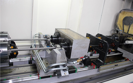 鋁型材鉆孔機的工作臺是如何設(shè)計的?